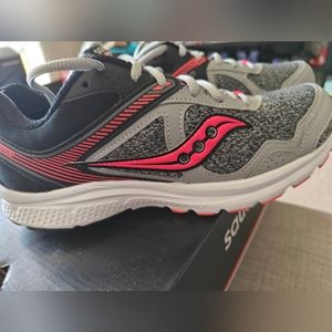 Women's Saucony Shoes 8.5